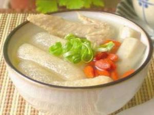牛蒡竹荪枸杞鸡翅汤