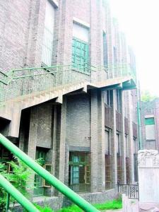 现铃铛阁中学礼堂