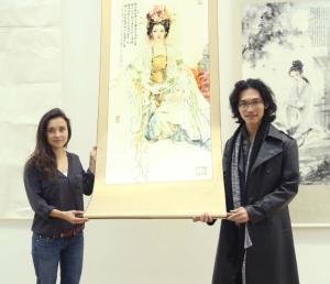 刘丽达参观画展