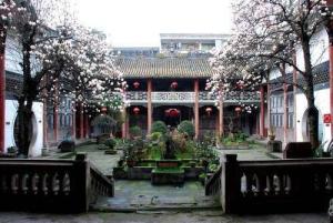 春秋祠讲究左右对称