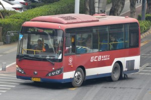 公共汽车