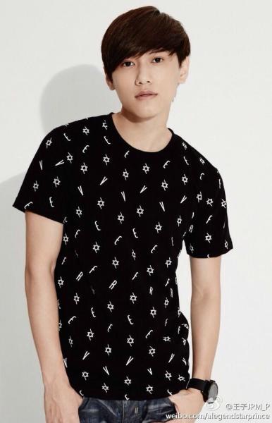 年1月11日正式成立,由廖俊杰(小杰),邱胜翊(王子)及邱翊橙(毛弟)组成