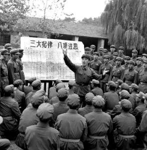 “英勇顽强岱崮连”干部战士演唱革命歌曲