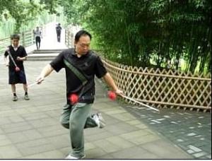 神龙摆尾