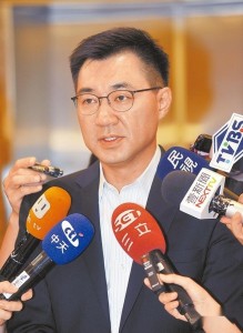 江启臣