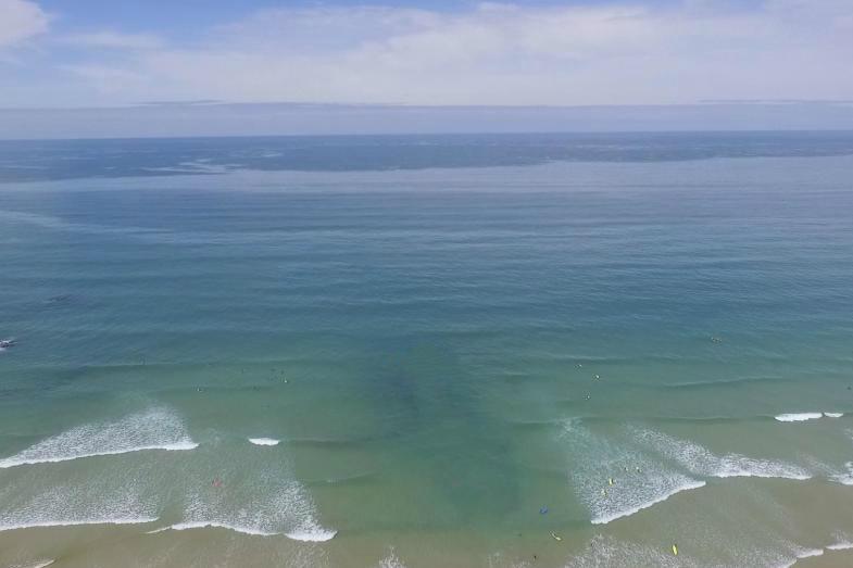 离岸流 一股射束似的狭窄而强劲的水流 搜狗百科