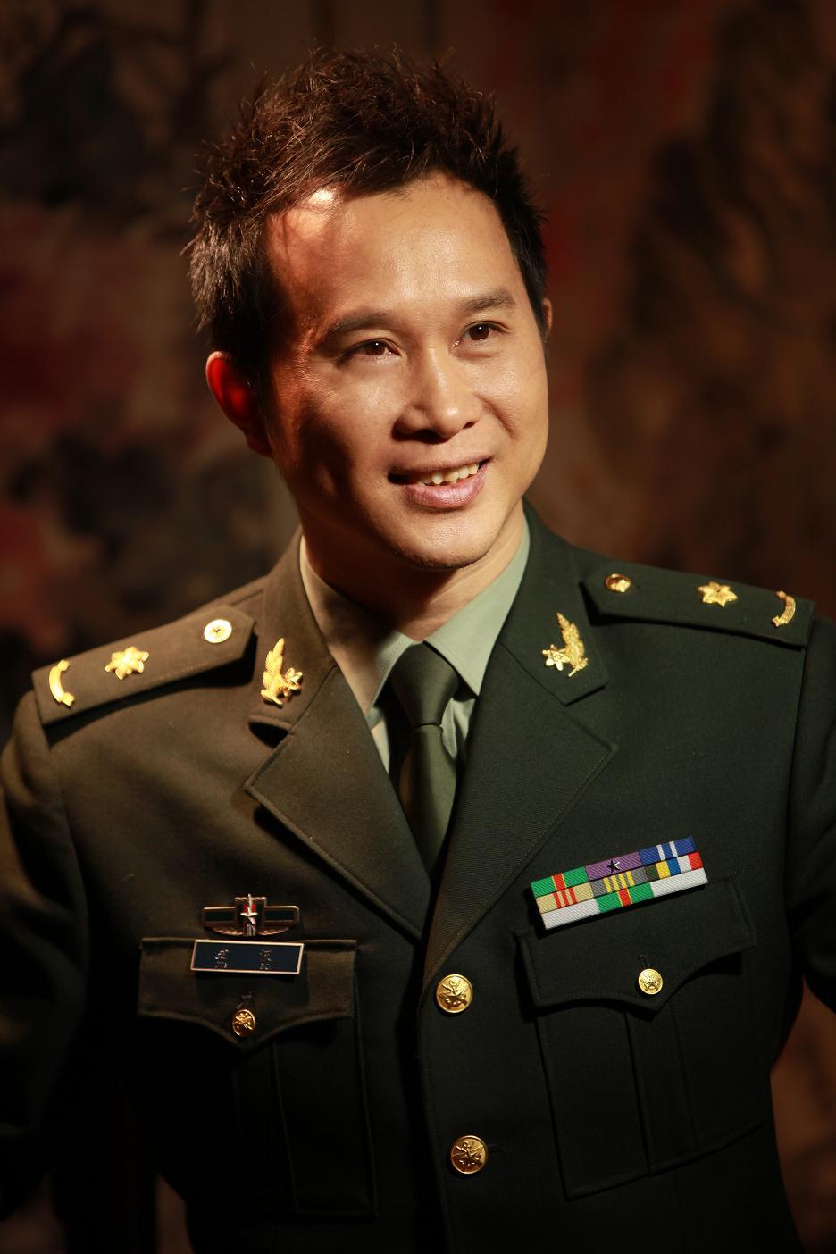 羚羊是由著名歌唱家 金波演唱,作词和作曲也都是金波自己,这是金波