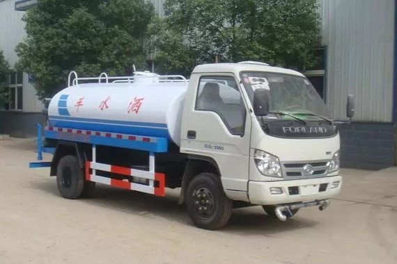 洒水车