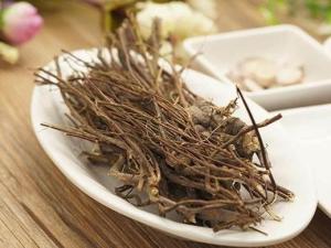 鸡骨草3.《岭南草药志》:清郁热,舒肝,和脾,续折伤.4.