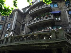 复兴中路的地标:黑石公寓