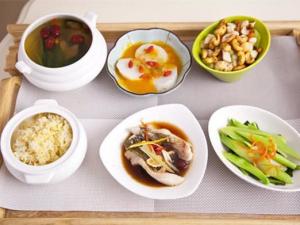 月子餐