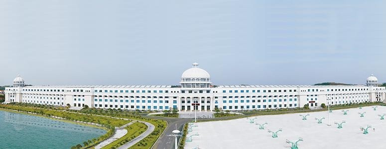 “白宫”实验实训楼