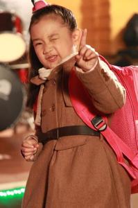吉祥瑞饰小女孩妞妞