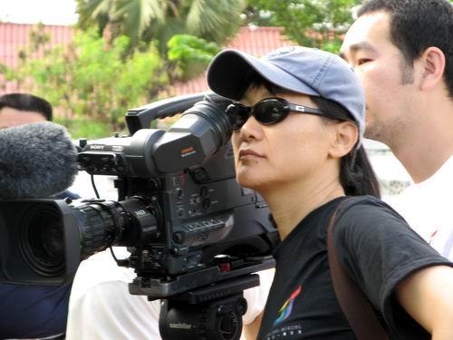 王雁,女,是一名制片人,导演.