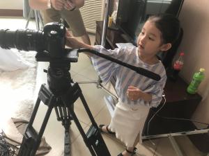 拍摄宣传片《东方金钰晓晓熊机器人》