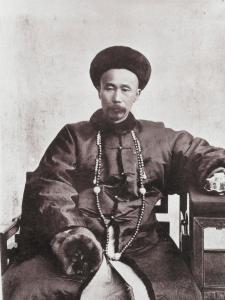 英国摄影师约翰·汤姆逊所摄李鸿章像（直隶总督任上）