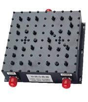 图1  合路器实物图 图1  合路器实物图