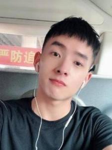 吴瑞淞生活照