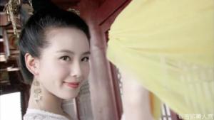 挞拔玉儿舞女装