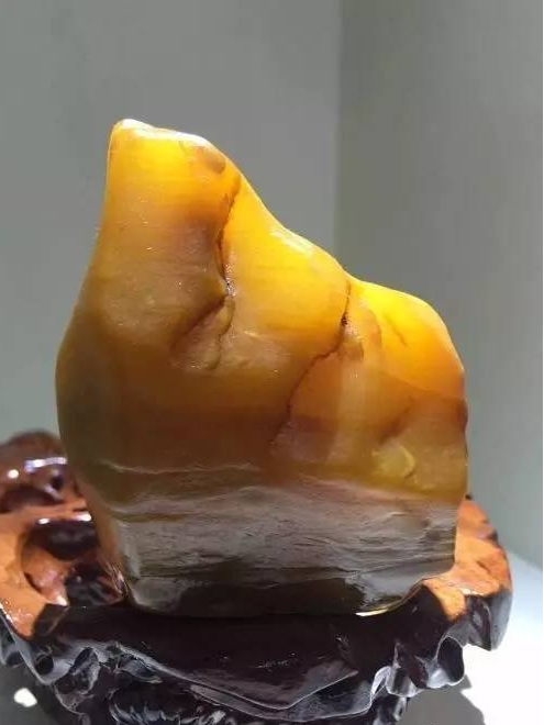 黄蜡石