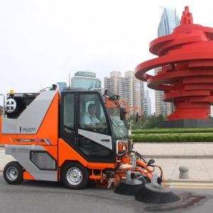 扫路车