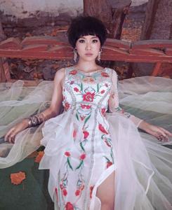 我为你留的长发云朵写真