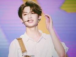 黄明昊