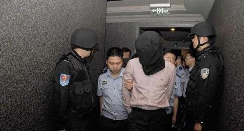 警方抓获犯罪嫌疑人