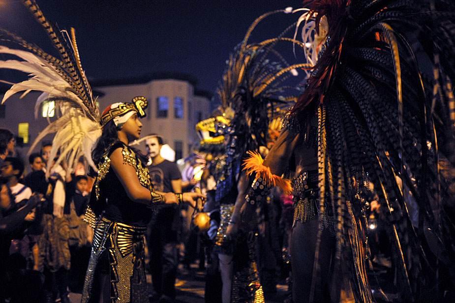 全部版本 历史版本   尽管亡灵节并未遭到明显的威胁