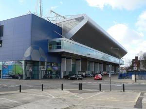 北看台（North Stand）