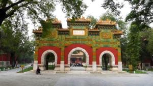 国子监孔子像