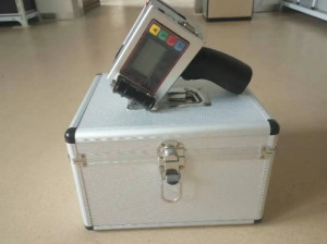 手持喷码机(3)世界上第一台手持喷码机由德国ebs喷墨集团研发生产