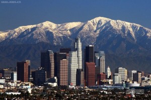 背山靠海的洛杉矶