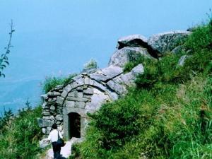 幕阜山