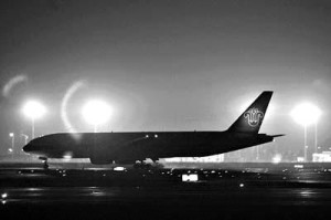 红眼航班（航空公司安排的夜间定期航班）