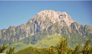文县雄黄山