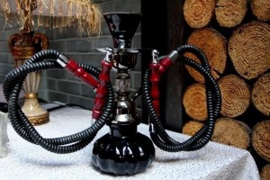 精致的水烟壶
