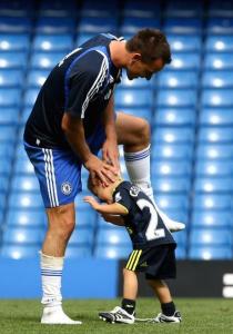 特里与孩子的图片