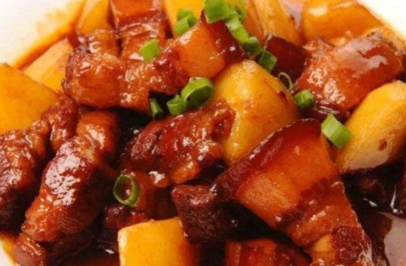土豆红烧肉