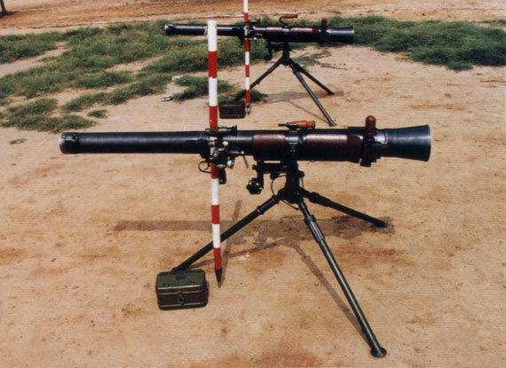 75式82毫米无后坐力炮图片