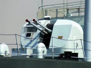 072Ⅲ型登陆舰装备的76F双管37毫米舰炮
