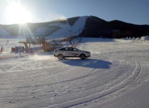 冰雪试驾启辰T90