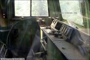 韶山5型0002号机车的司机室