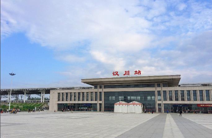 隶属部门 武汉铁路局汉口站  车站地址 中国湖北汉川市马口镇  臀文