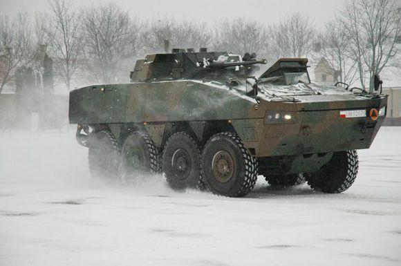 帕提亚8*8轮式装甲车