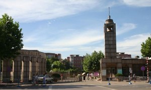 南京师范大学附属中学校门