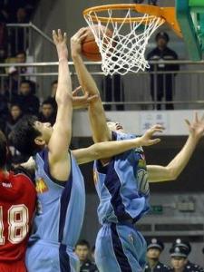 抢篮板球 抢篮板球