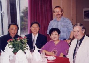 法国画展时，吴建民大使在使馆举办招待会