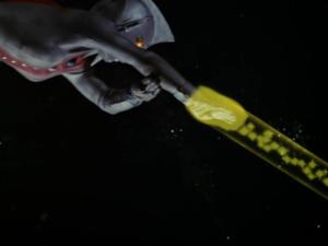 母亲破坏光线（マザー破壊光线）