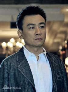 吕一丁饰傅俊辉